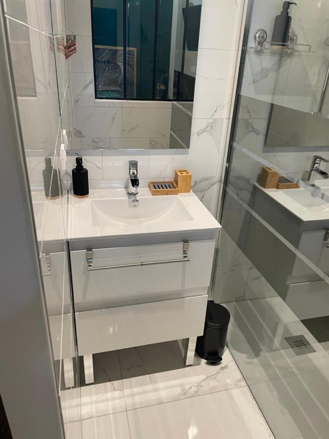 Appartement En Rez De Jardin Tout Equipe Fleurance Eksteriør billede